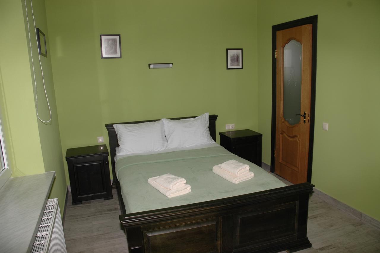 Guest House Lviv Buitenkant foto