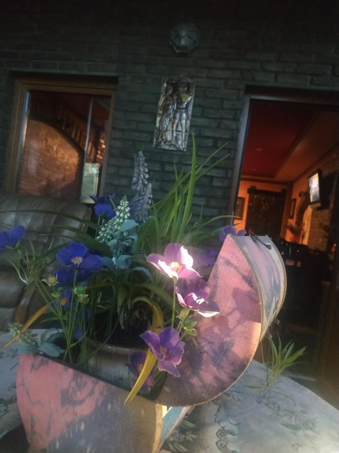 Guest House Lviv Buitenkant foto