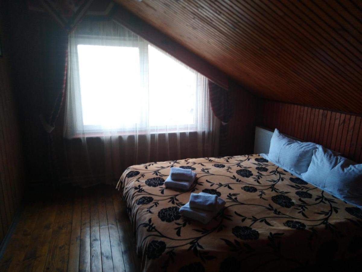 Guest House Lviv Buitenkant foto